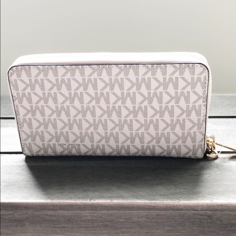 NEW Michael Kors Wristlet/Wallet - Picture 2 of 3